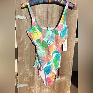 🌸 Hurley Colorful Tropical Leaf One Piece